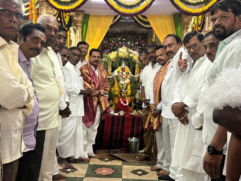 Ramavat Ravindra Kumar visited Goddess Durga