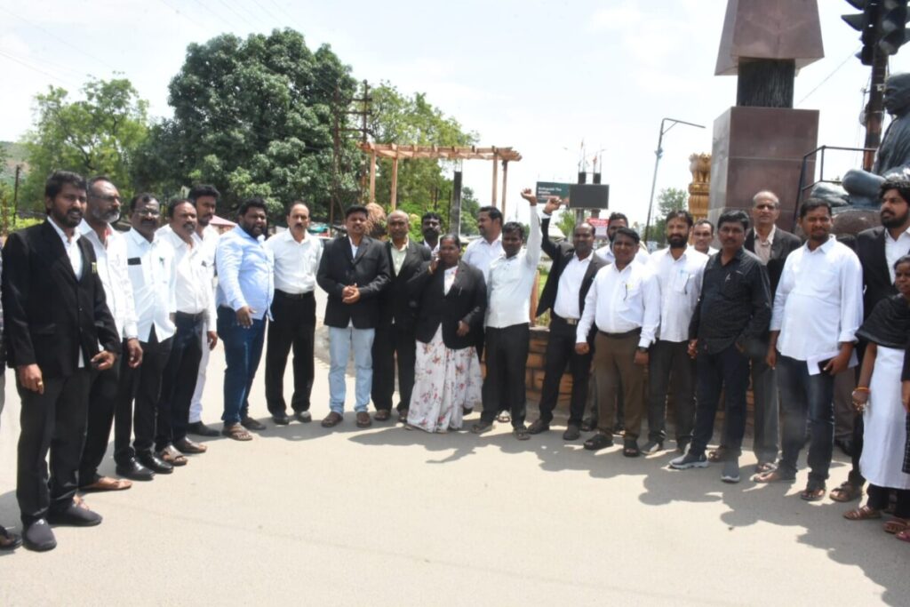 Lawyers hold protest rally 