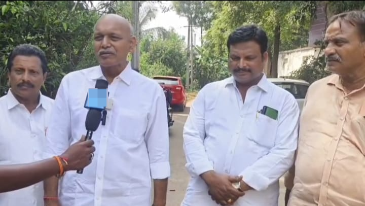 government should help the victims