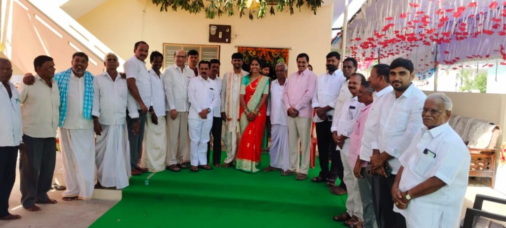 Ravindra Kumar blessed the newlyweds