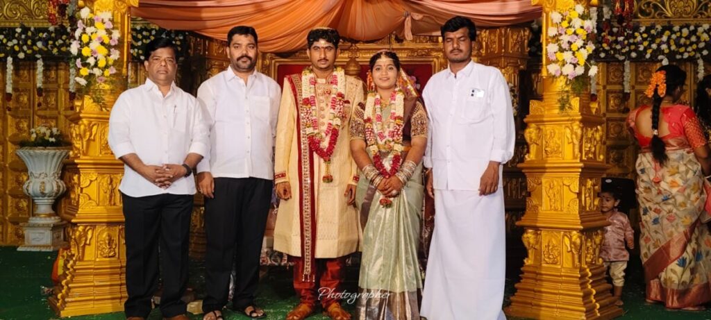 Vadtya Ramesh Naik blessed the newlyweds