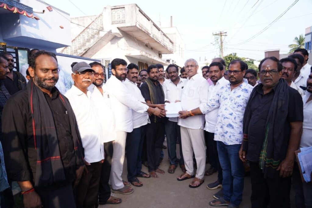Chelluboyana Venu participated in the one crore signature collection program 