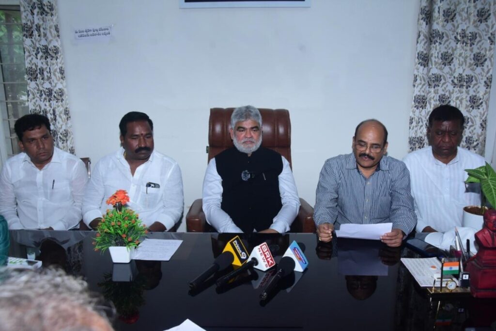 Rules should be removed in the purchase of cotton.