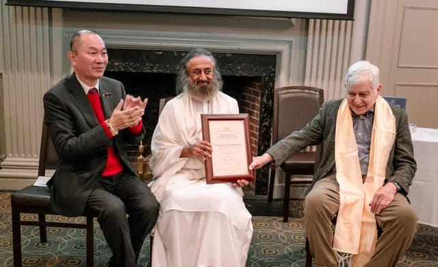 Gurudev Sri Sri Ravi Shankar receives prestigious international award