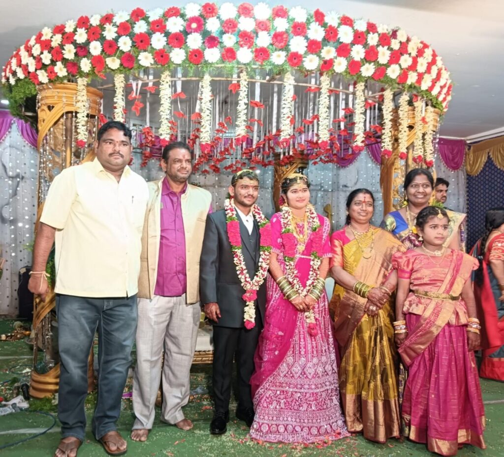 Rama Rajesh Khanna blessed the newlyweds