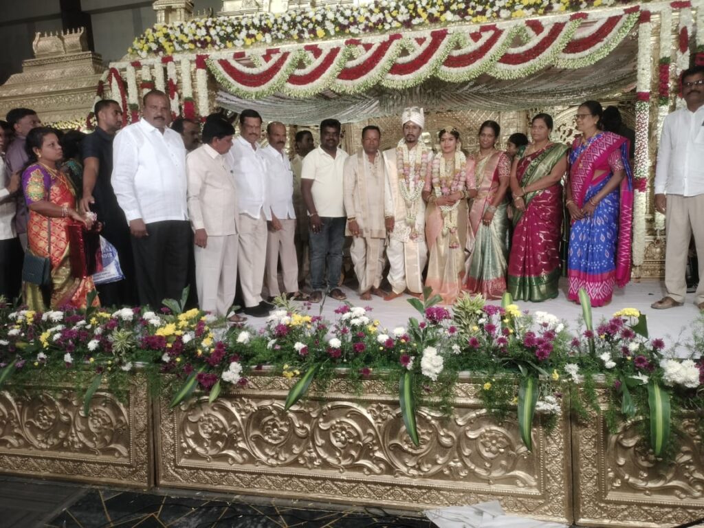 Ketavat Bhilya Naik blessed the newlyweds