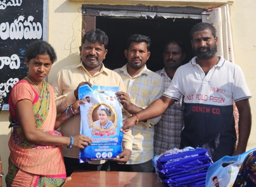 Distribution of Indira Mahila Shakti sarees in Chinthabavi