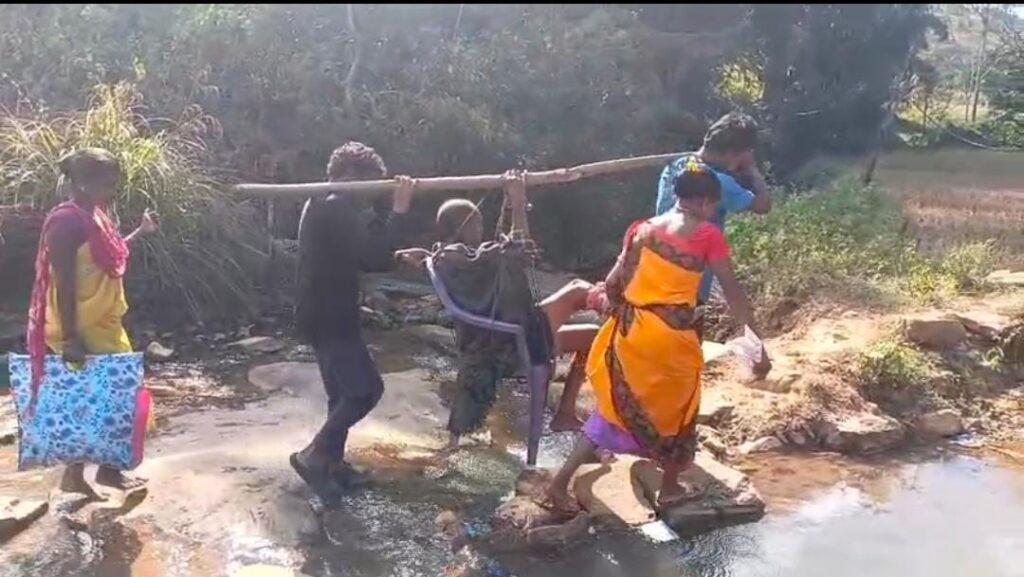 Running for life with snake bite, road far away, near Dolimoth