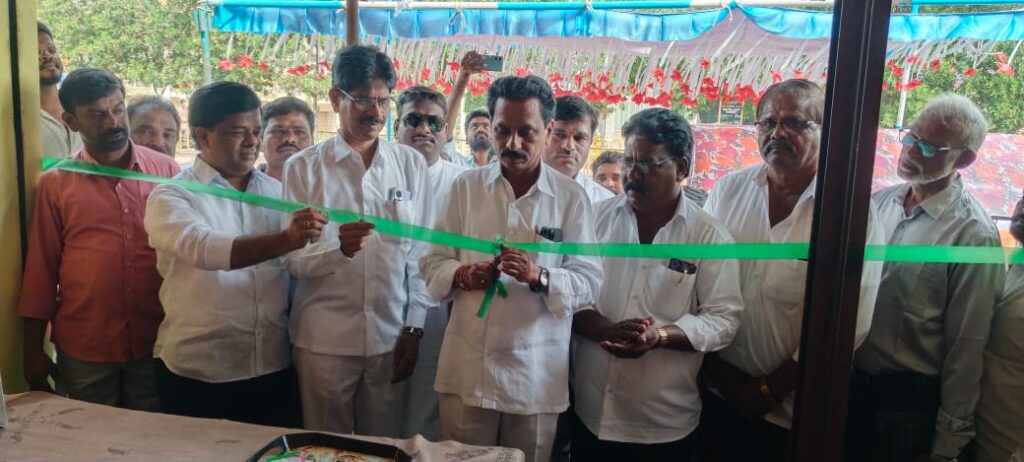 Opening of Suri Arts Shop