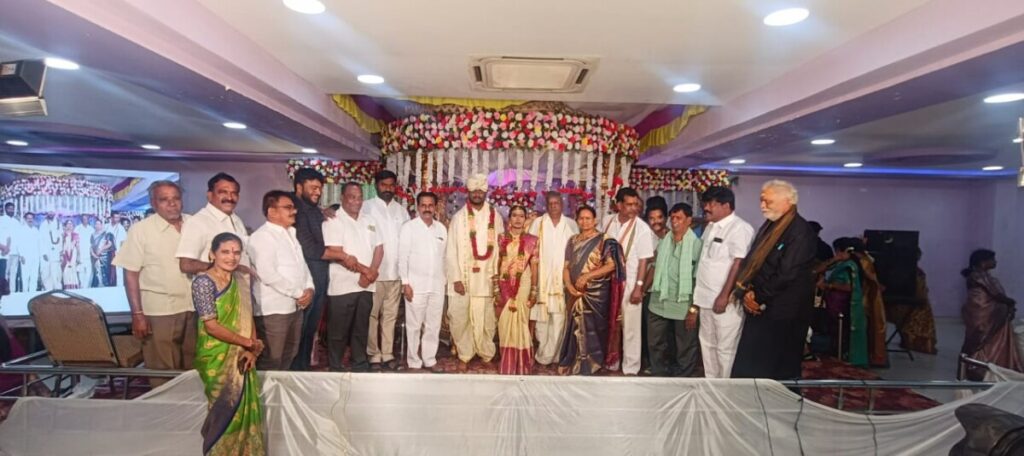 Ravindra Kumar blessed the newlyweds