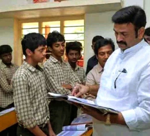 Deputy Speaker turned teacher