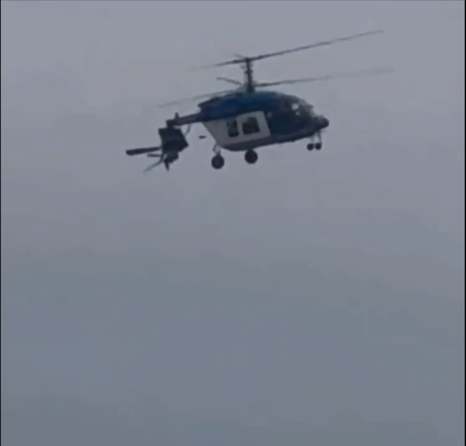 Helicopter crashes while spinning in the sky
