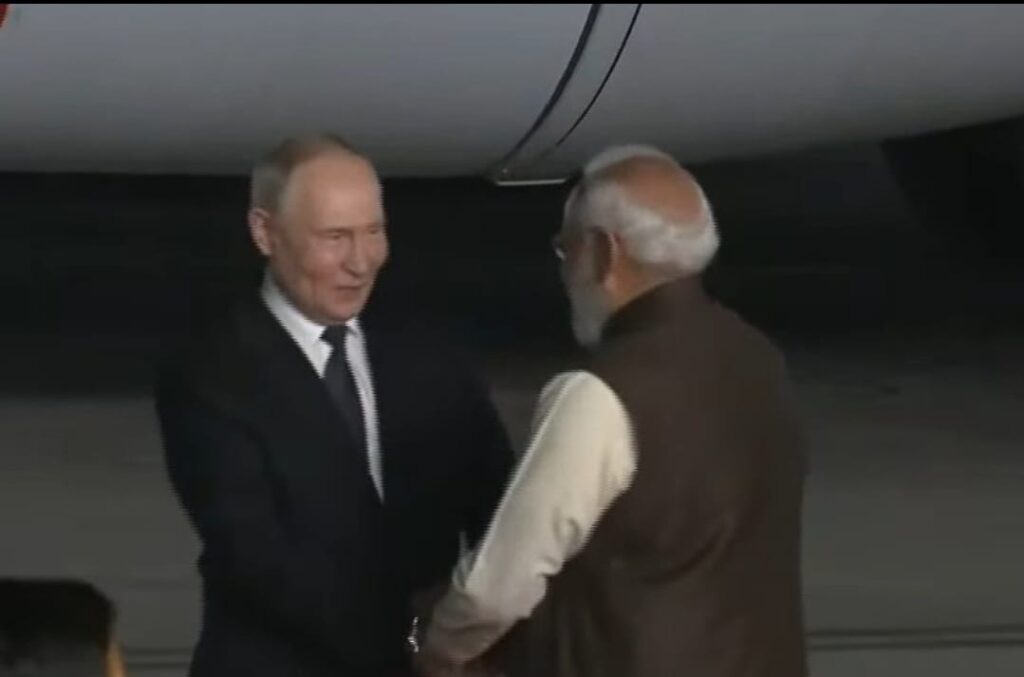PM Modi breaks protocol for Putin!
