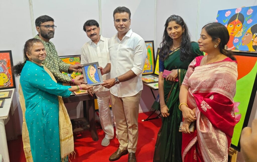 MLA KP Vivekanand inaugurated the Sakhi exhibition