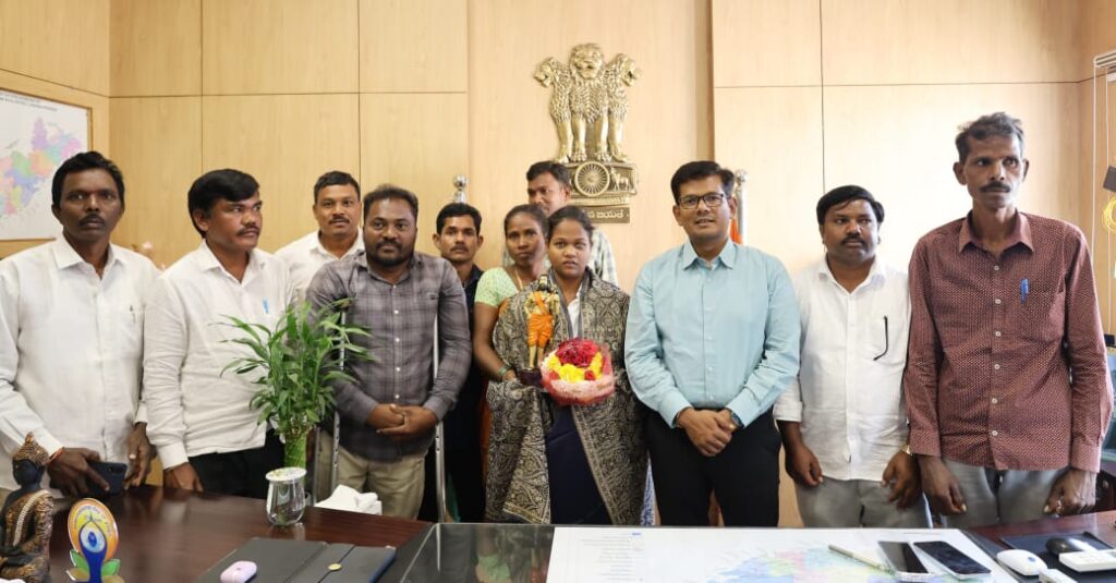 District Collector felicitates Manyam Biddha