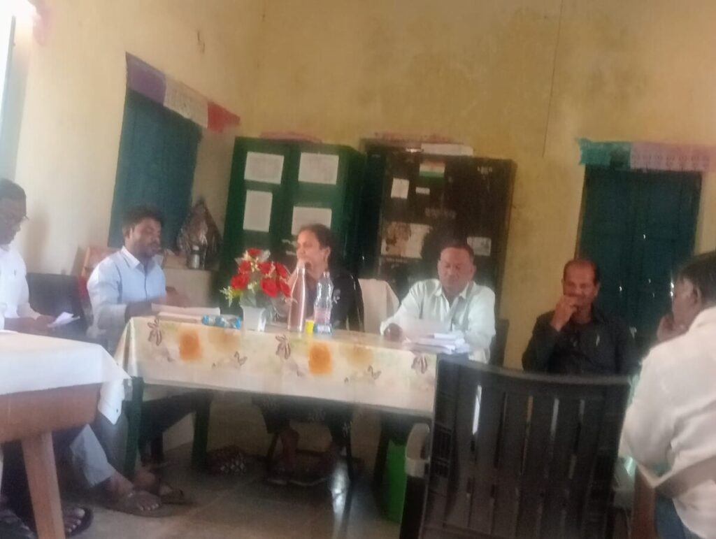 Groundnut auction in Dindi.