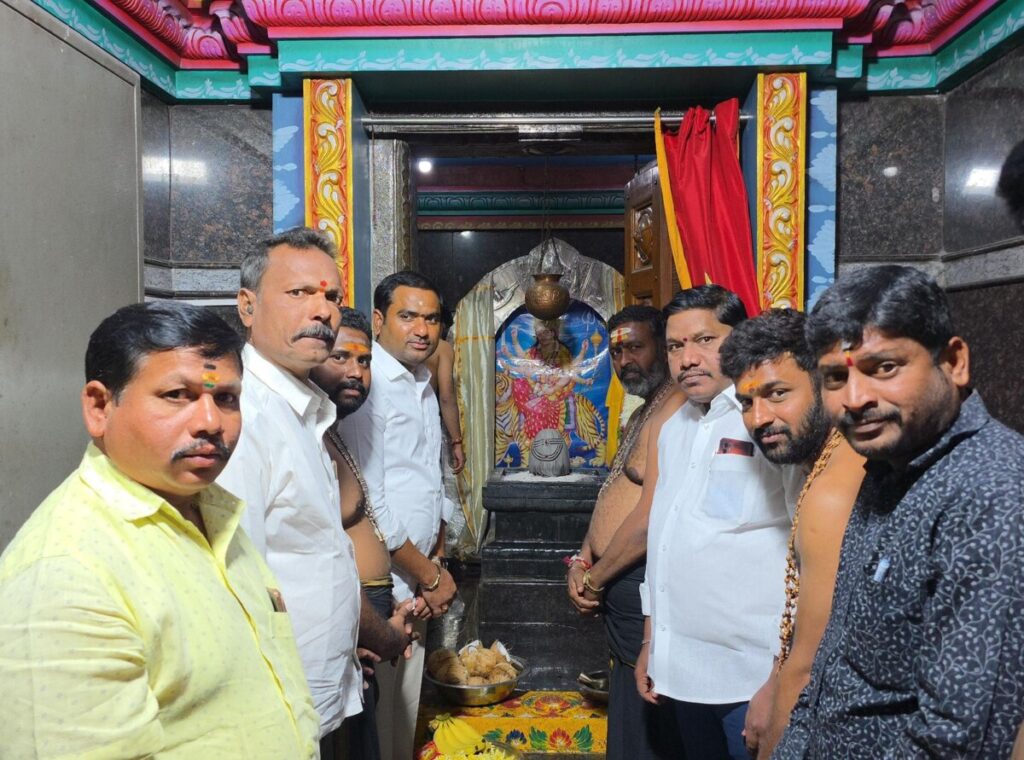 Shambhipur Krishna participated in the Ayyappa Swamula Irumudi program