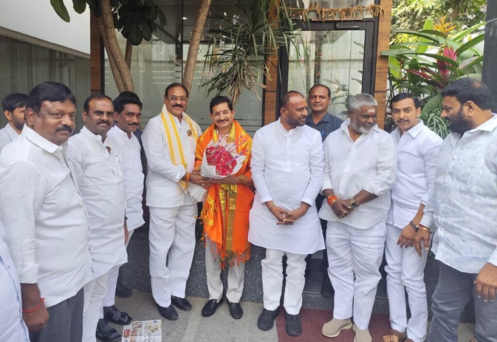 Bhupathi Reddy wishes Vem Narender Reddy a happy birthday