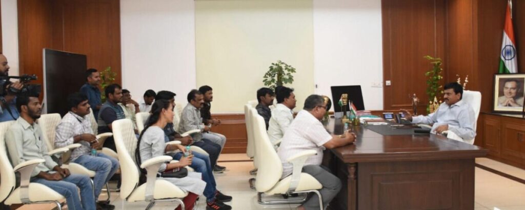 I am with you, don't worry, assures journalists, Minister Ponguleti Srinivas Reddy