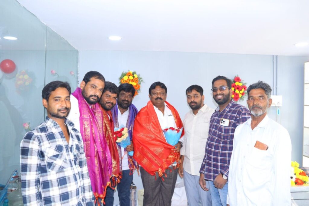 Kolan Hanmanth Reddy inaugurated the Dazzler Car Detailing Shop