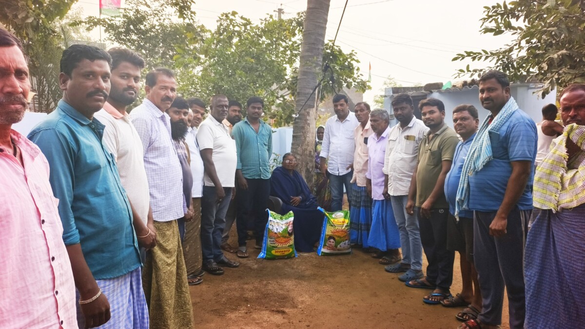 Sarpanch Financial Assistance : తీదేడు సర్పంచ్ ఆర్థిక సహాయం