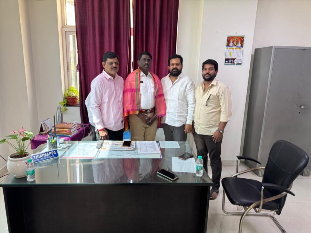 journalists respectfully felicitated Traffic Inspector