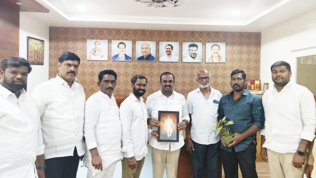 Fans of Bhupathi Reddy wish them a Happy New Year