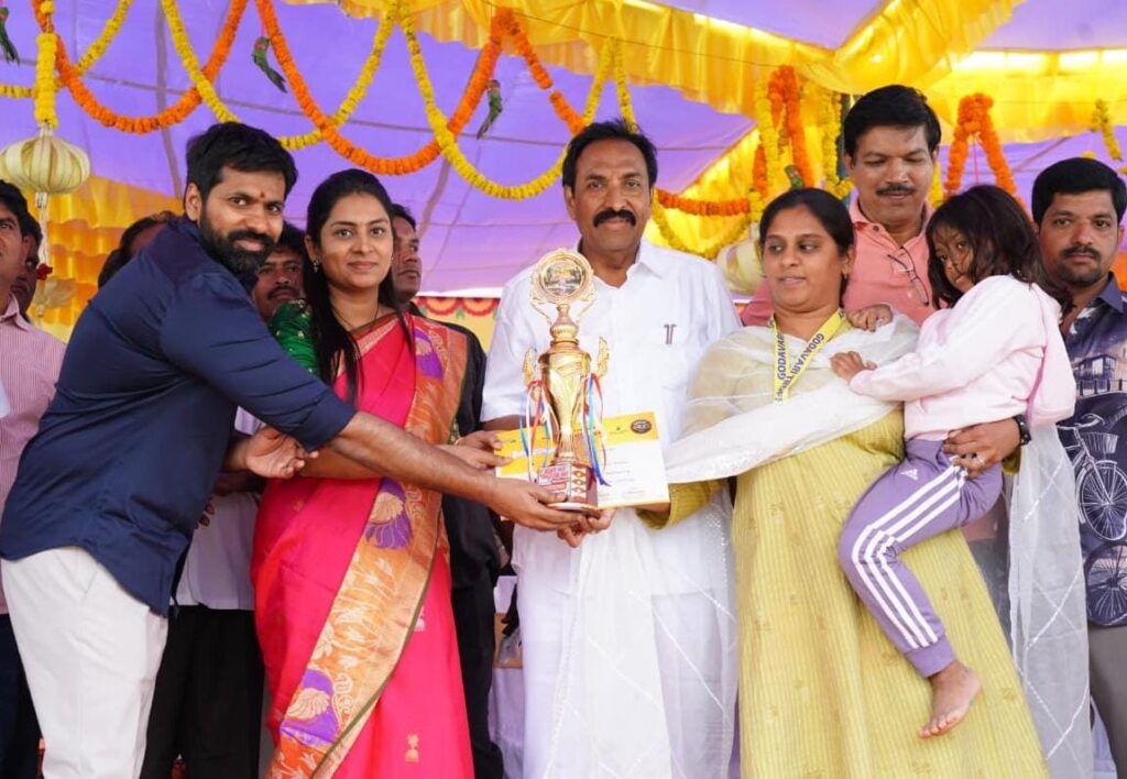 MLA Bandaru Satyananda Rao presented prizes to the winners