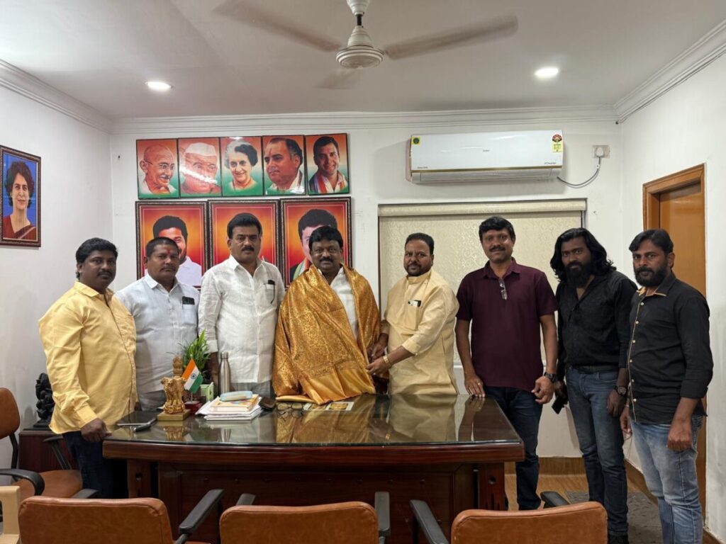 Constituency Congress party leaders met with Kolan Hanmanth Reddy