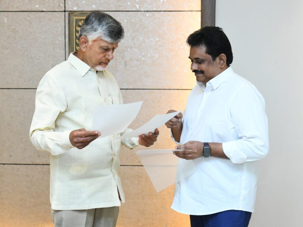 Vegulla Leelakrishna paid a courtesy call on the Chief Minister 