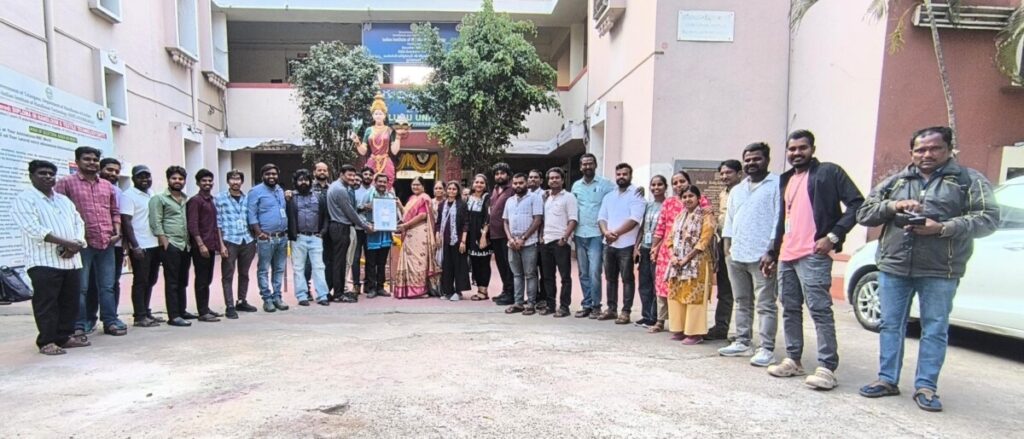 Silver Jubilee Senior Journalist Honored