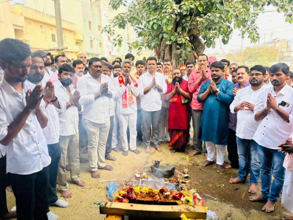 May the blessings of Goddess Jagadamba be upon everyone