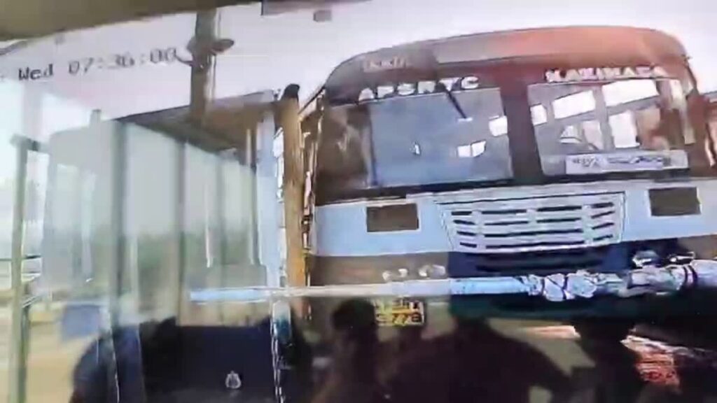 A student died after being hit by a toll plaza