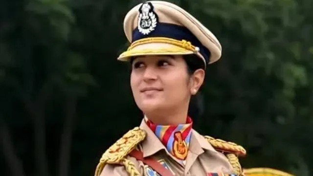 Lady lead for men's group in Republic Day parade