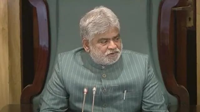 Speaker issues notices to MLA Kadiyam Srihari