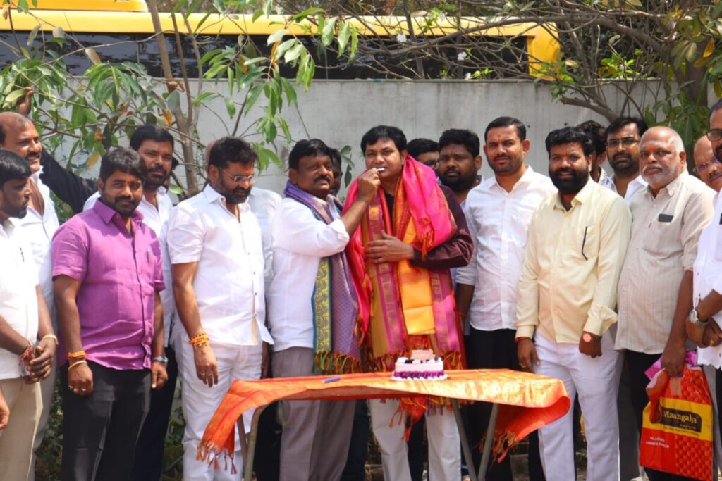 Congress leaders Syed Rafat's birthday