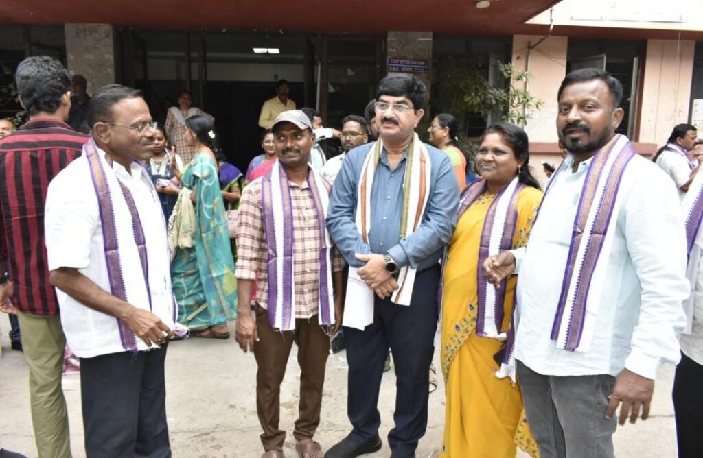 Byrapaka Srinivas met Commissioner Dr. Ajay