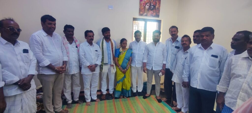 Former MLAs bless the newlyweds