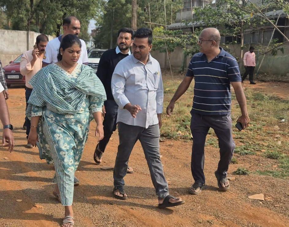 Gaddam Ananya Municipal Chairperson Sudigali's tour