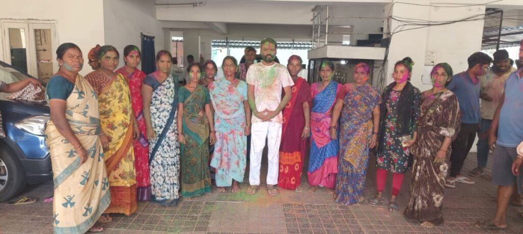 Jale Narasimha Reddy participated in Holi celebrations