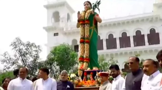 Telangana Talli statue unveiled in the Assembly premises
