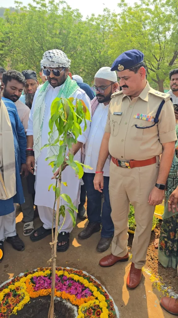 DCP B. Ram Reddy extended his greetings 