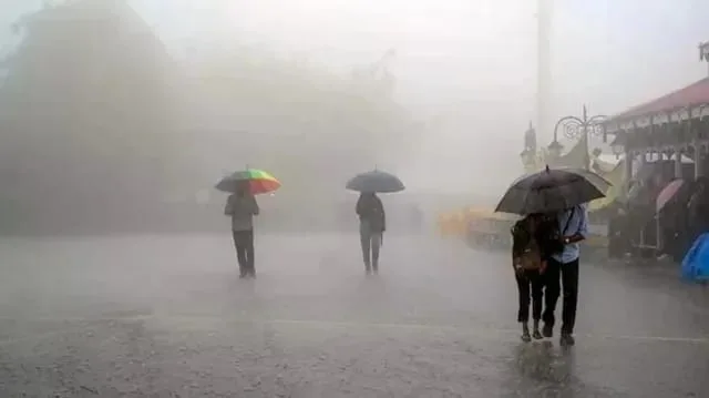 Heavy rain with thunder