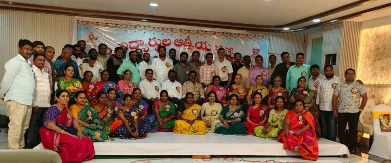 Alumni Reunite : 29 ఏళ్ల తర్వాత కలిసిన రామకృష్ణ హైస్కూల్ 1997 పదో తరగతి పూర్వ విద్యార్థులు WhatsApp Image 2026-07-12 at 21.09.03