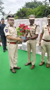 Police Commissioner : బెల్లంపల్లి ఏసీపీ కార్యాలయాన్ని వార్షిక తనిఖీ చేసిన పోలీస్ కమిషనర్ అంబర్ కిశోర్ ఝా WhatsApp Image 2026-08-06 at 20.09.54