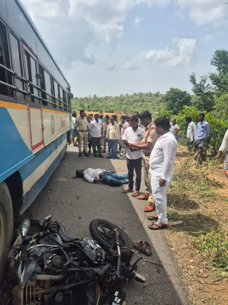 RTC Bus-Bike Collision : చందంపేట లో ఆర్ టీసీ బస్సు - బైకు యాక్సిడెంట్ WhatsApp Image 2026-08-09 at 19.52.52