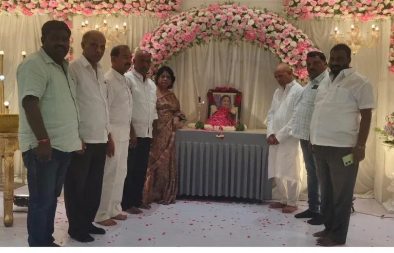 TRUSMA : రూపారెడ్డి కుటుంబాన్ని పరమర్శించిన ట్రస్మా సభ్యులు WhatsApp Image 2026-08-22 at 19.32.41