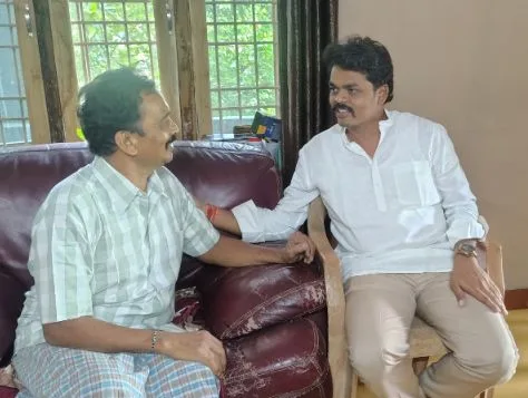 MLA Visits Teacher : ఉపాధ్యాయుడు ను పరామర్శించిన శాసనసభ్యులు. WhatsApp Image 2026-08-26 at 16.06.24