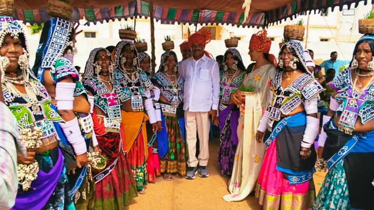 Teej Celebrations : దేవరకొండ లో""తీజ్"" ఉత్సవాలు. WhatsApp Image 2026-08-26 at 20.06.07