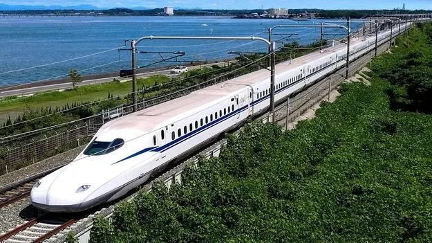 High-Speed Rail : హైదరాబాద్-అమరావతి మధ్య హైస్పీడ్ రైలు High-Speed Rail